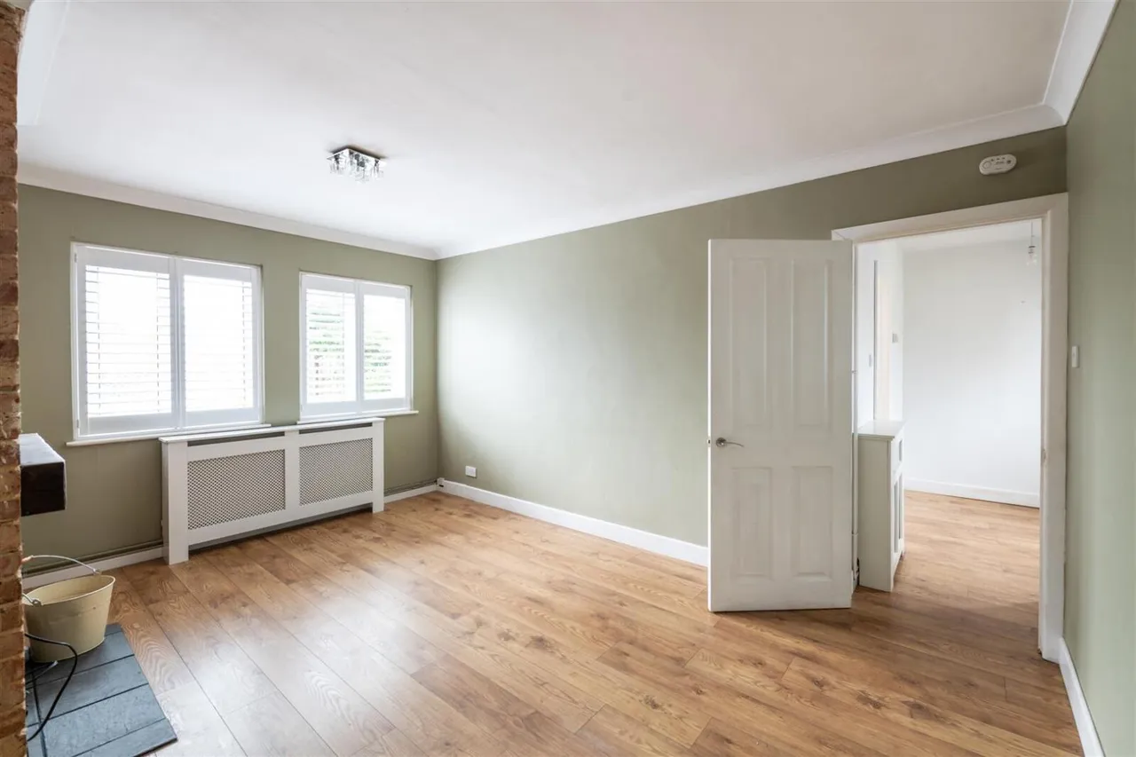Oakfield Road, Cowfold, RH13, photo 16