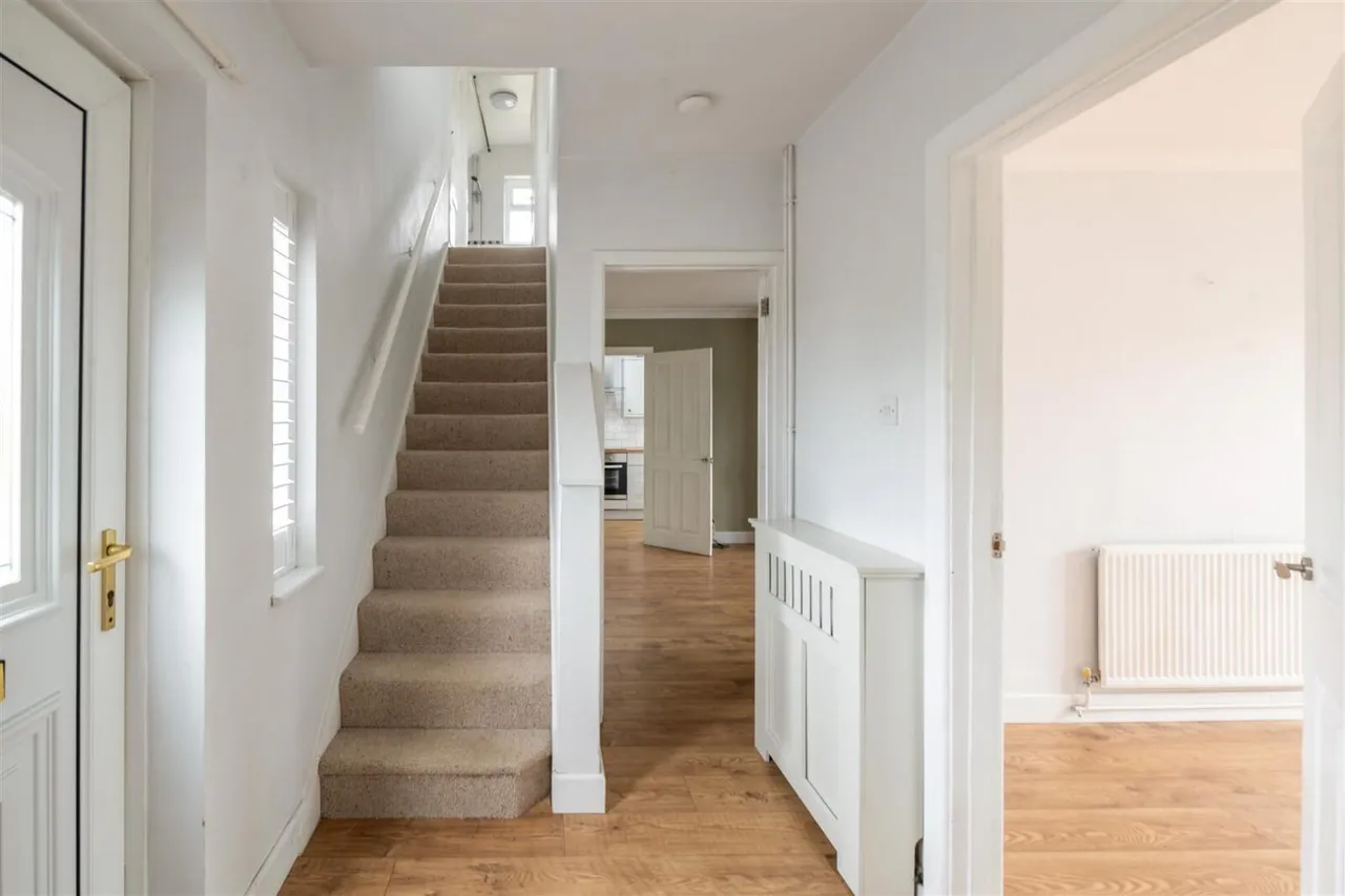 Oakfield Road, Cowfold, RH13, photo 23