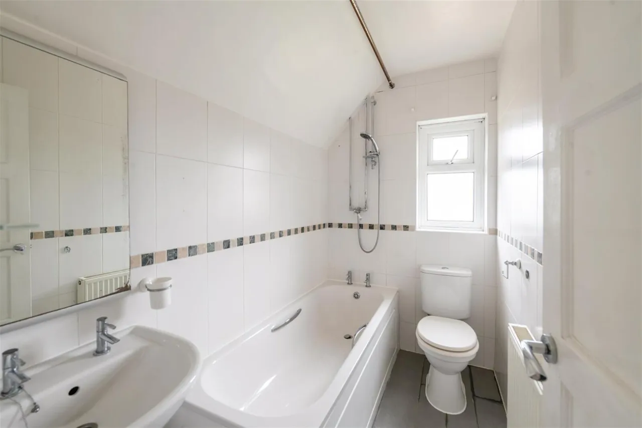 Oakfield Road, Cowfold, RH13, photo 25