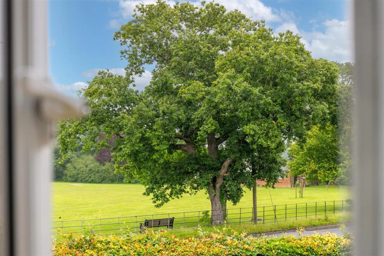 Oakfield Road, Cowfold, RH13, photo 26