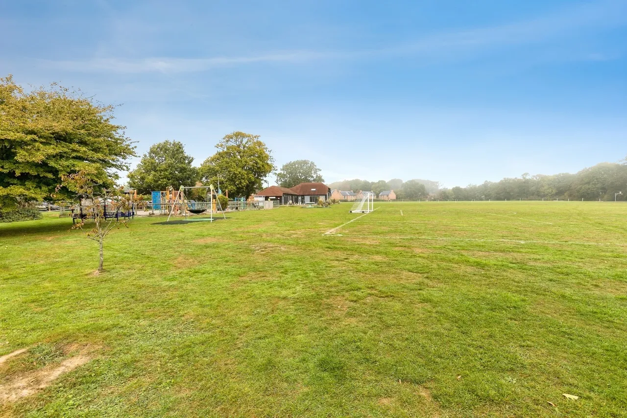 Oakfield Road, Cowfold, RH13, photo 29