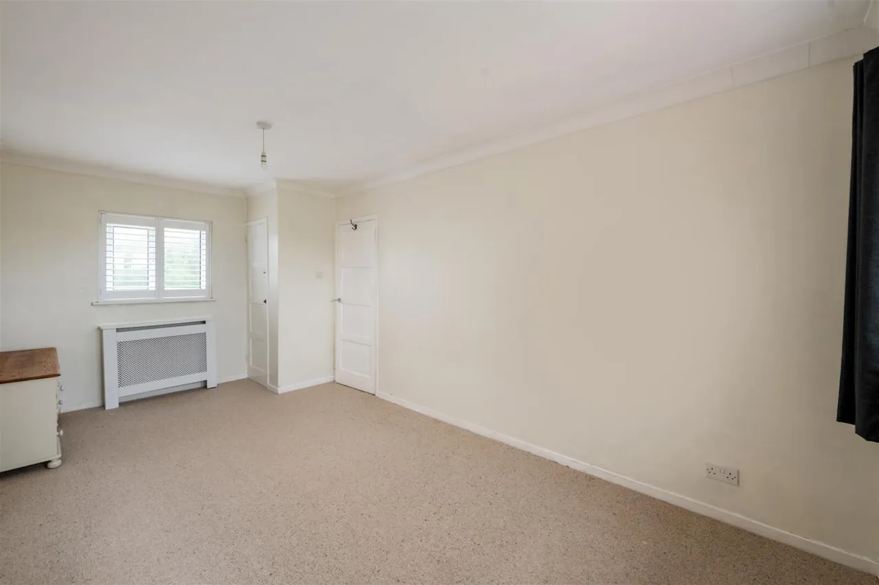 Oakfield Road, Cowfold, RH13, photo 22