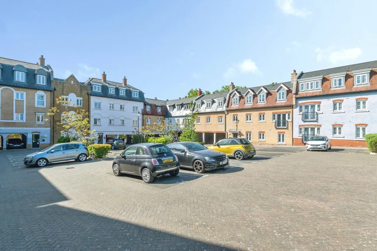 Roche Close, Rochford, SS4, photo 19