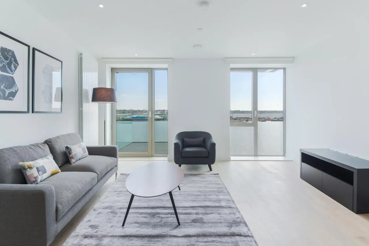 2 bed flat for sale, Laker House, Royal Wharf, E16