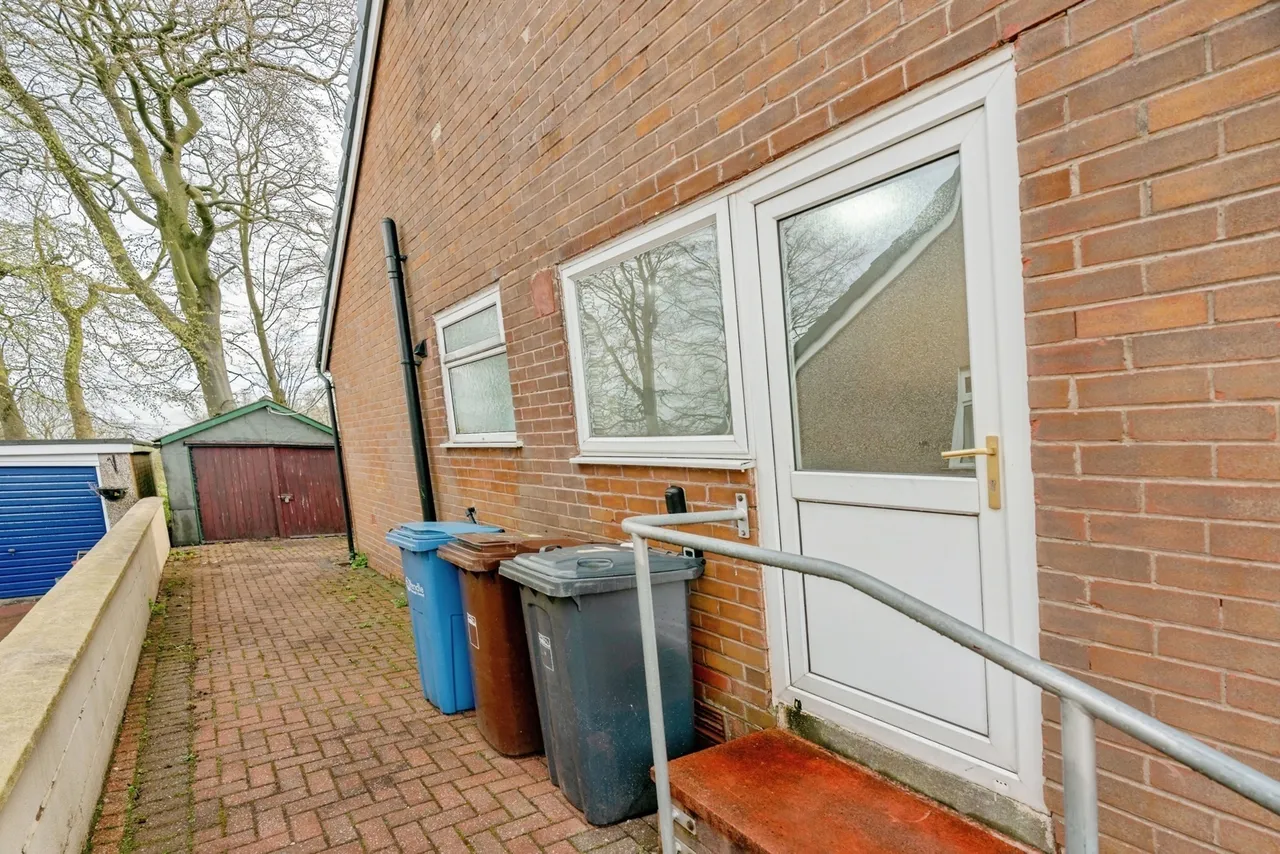 Boulsworth Crescent, Nelson, BB9, photo 16