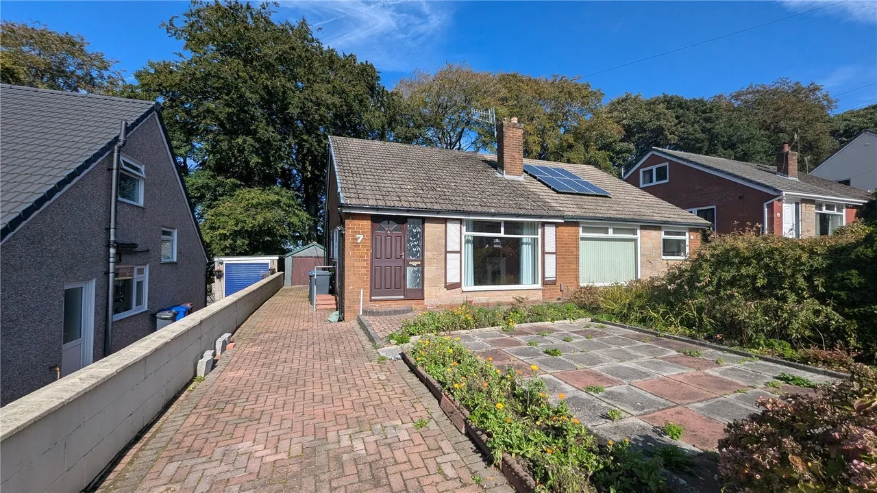 2 bed house for sale, Boulsworth Crescent, Nelson, BB9