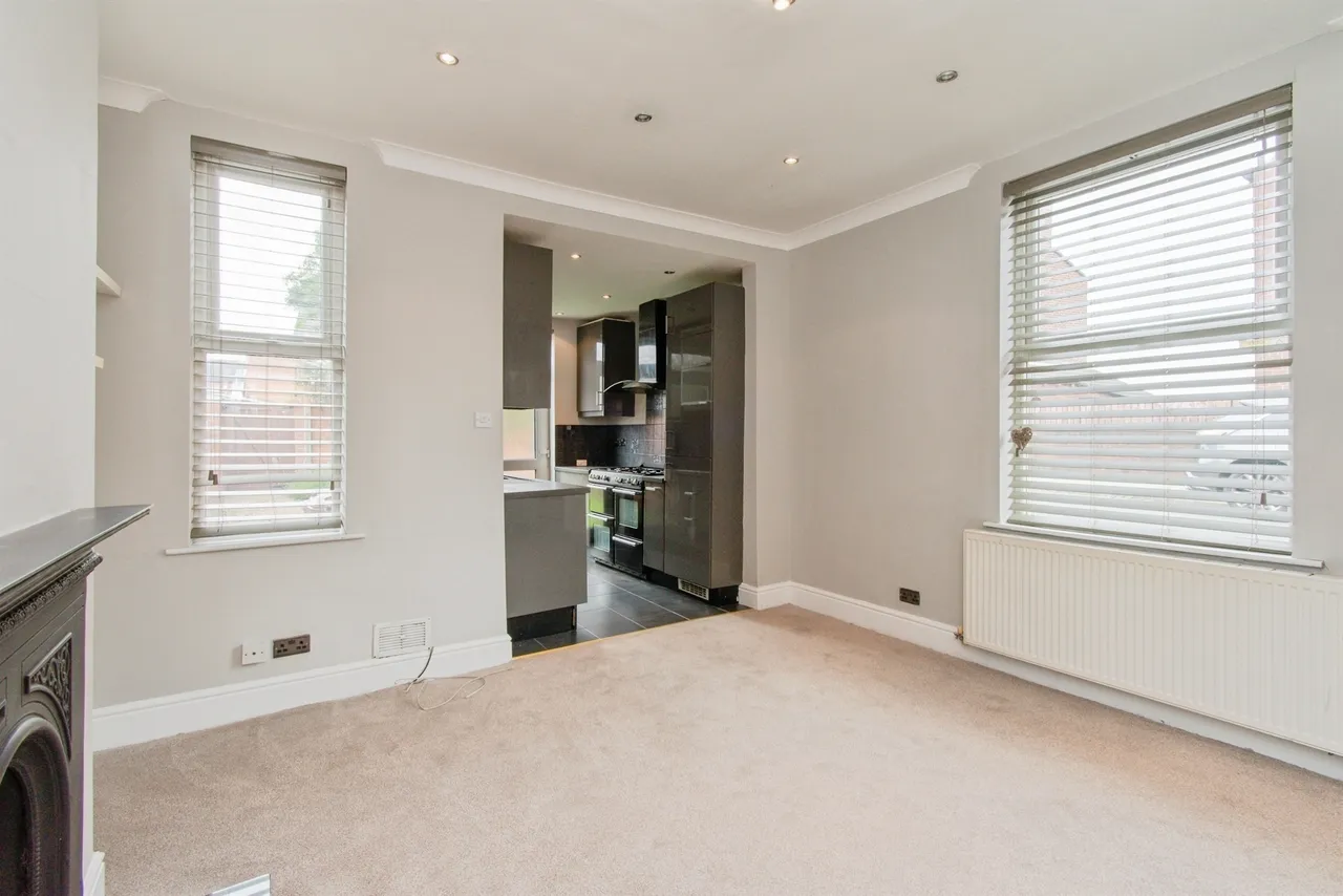 Roundhill Road, CASTLEFORD, photo 7