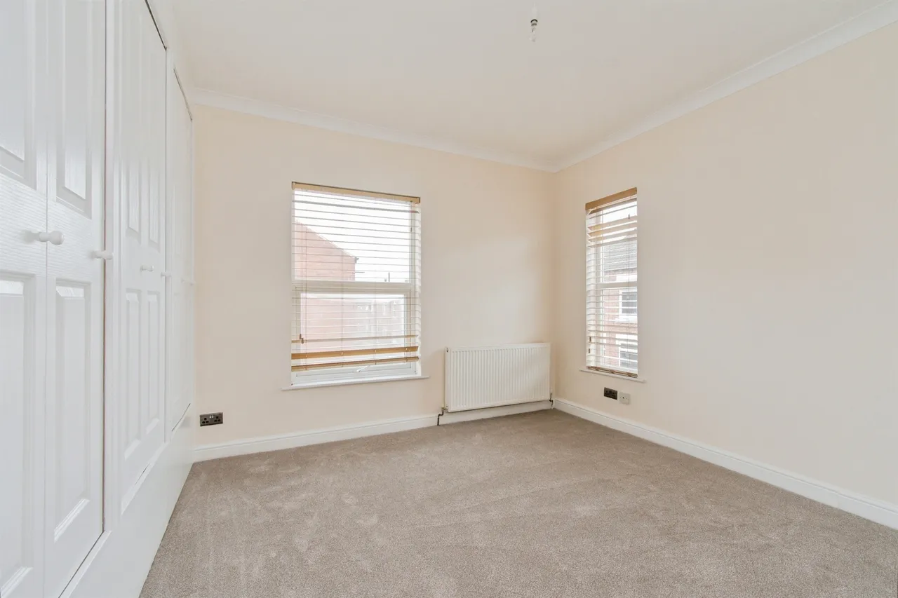 Roundhill Road, CASTLEFORD, photo 9