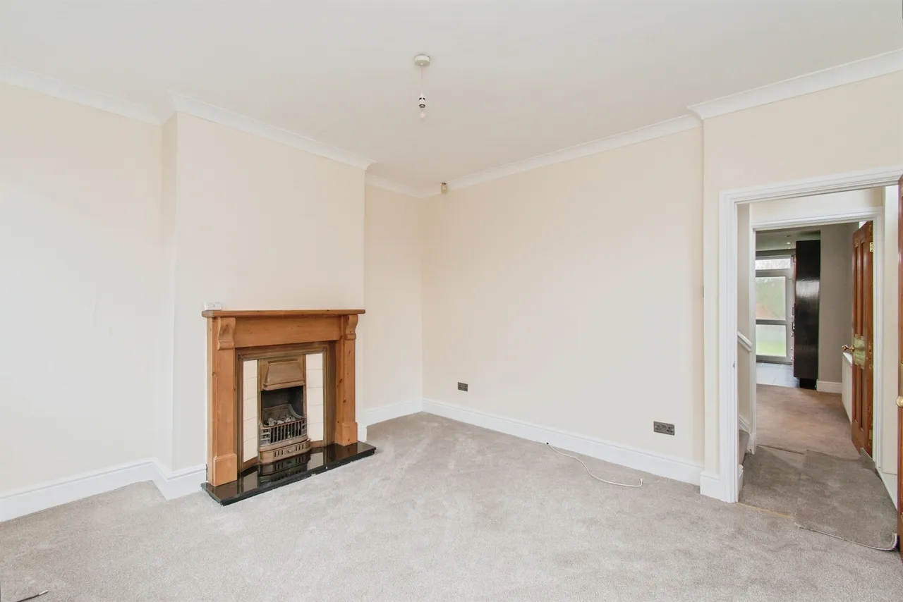 Roundhill Road, CASTLEFORD, photo 2
