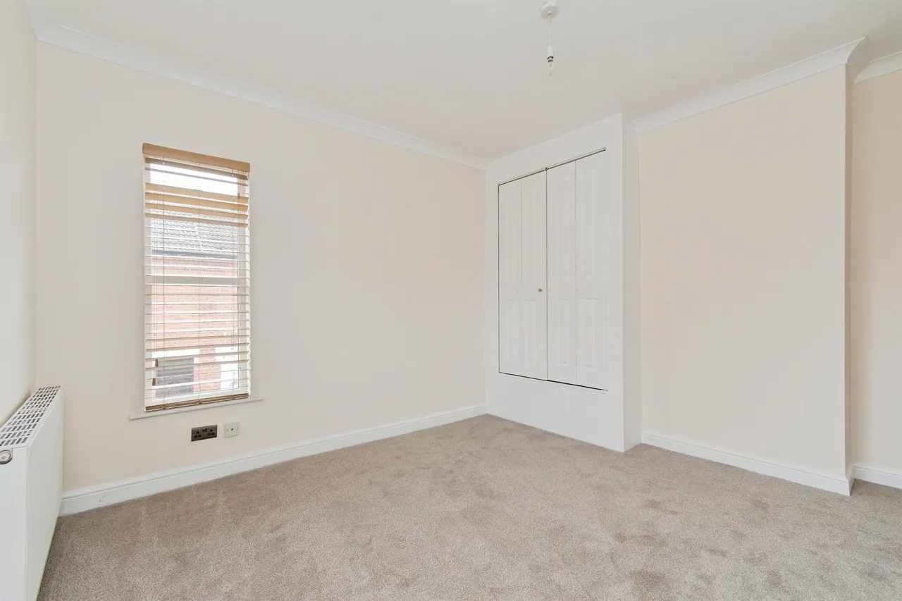 Roundhill Road, CASTLEFORD, photo 10