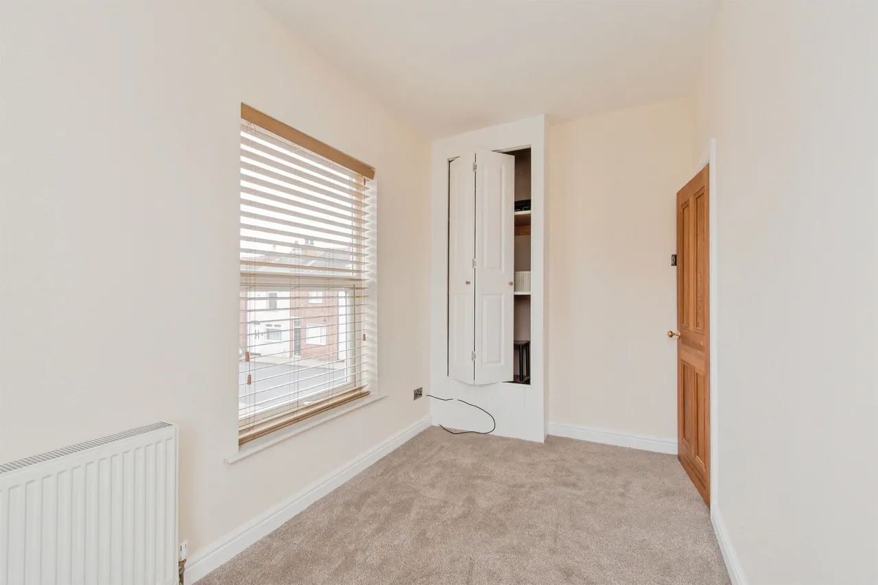 Roundhill Road, CASTLEFORD, photo 12