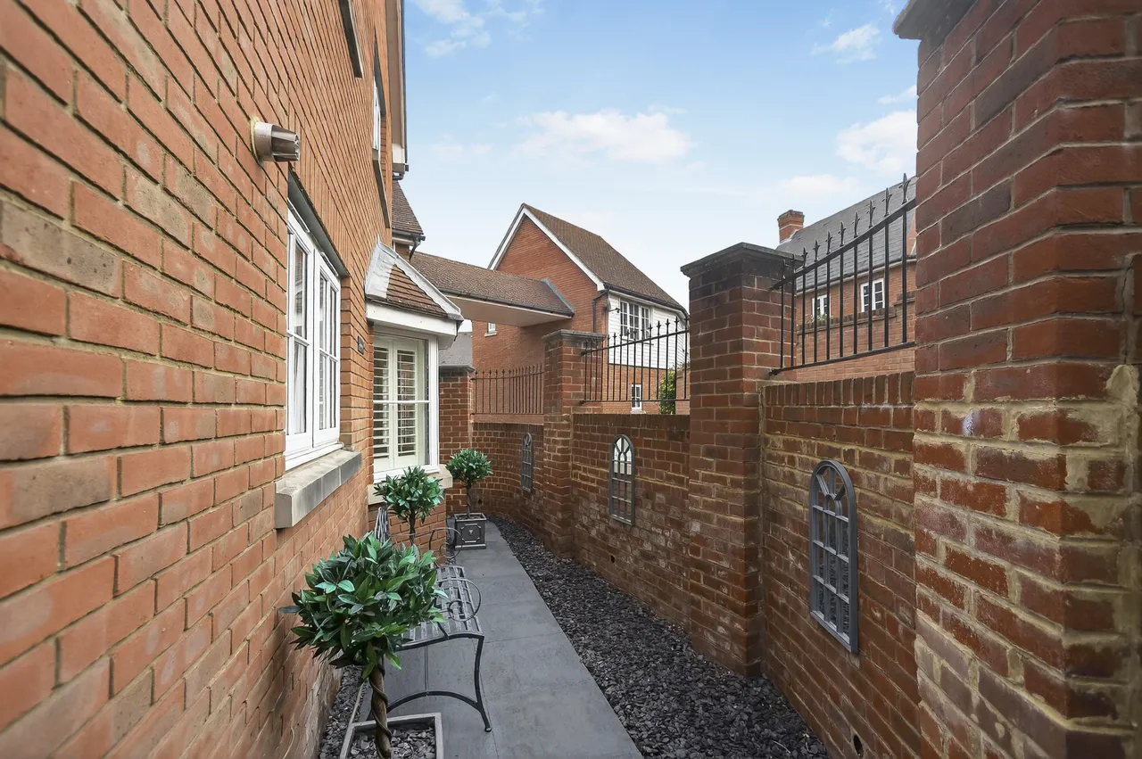 Monks Well, Greenhithe, DA9, photo 19
