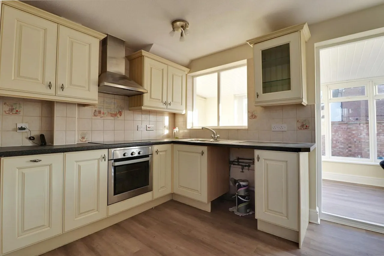 Stanway, CO3, photo 2
