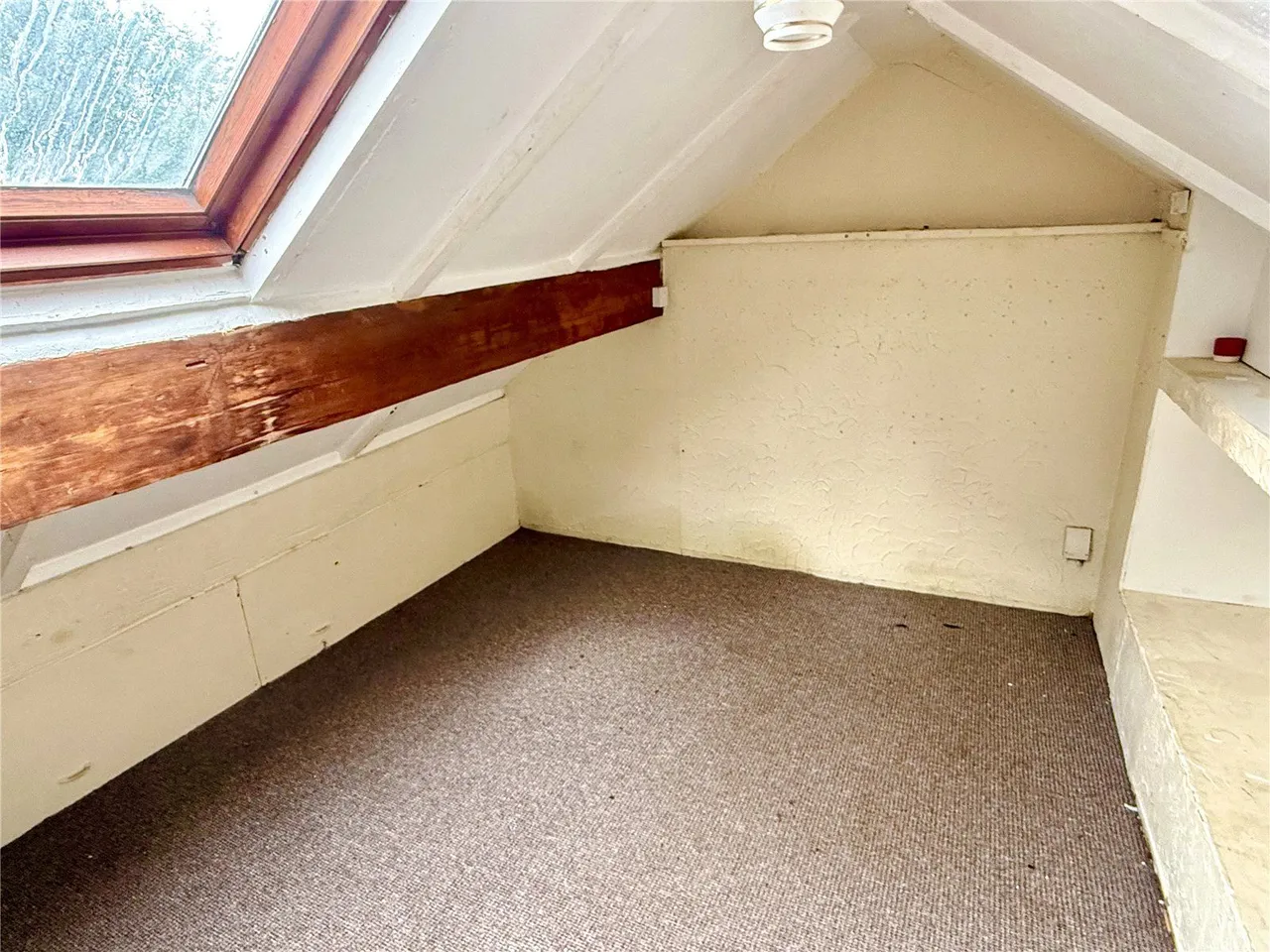 Huddersfield Road, Waterhead, OL4, photo 13