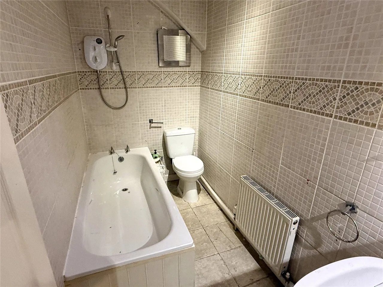 Huddersfield Road, Waterhead, OL4, photo 12