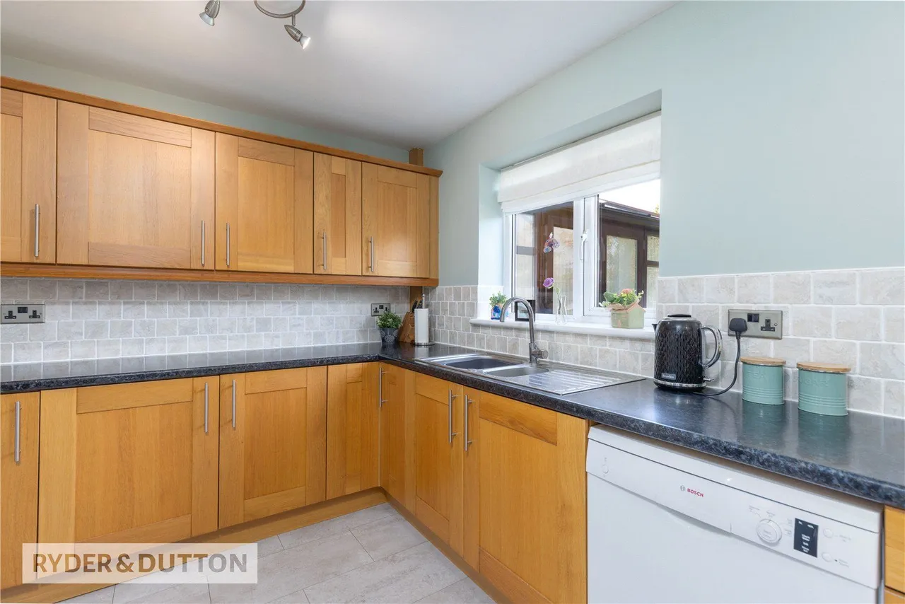 Underwood Way, Shaw, OL2, photo 12