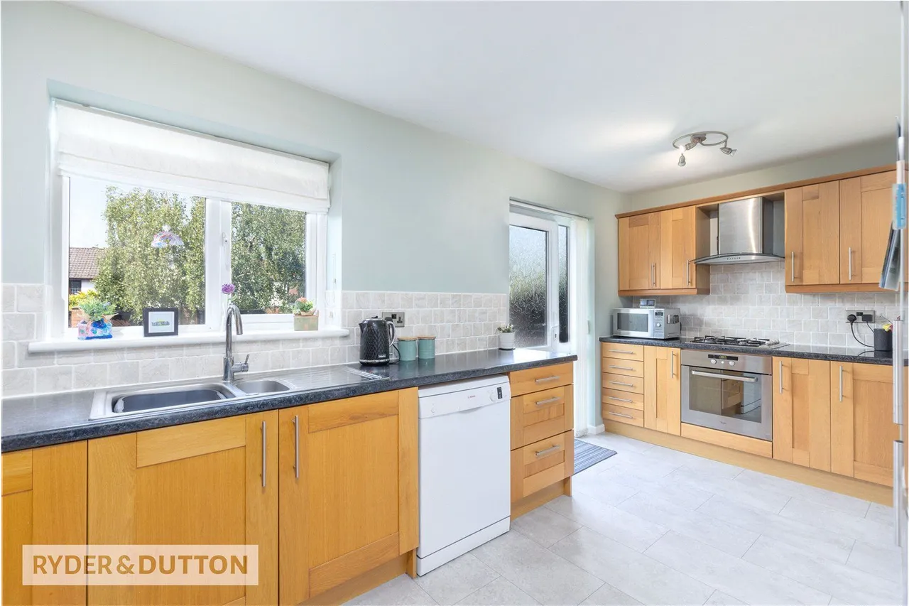 Underwood Way, Shaw, OL2, photo 10