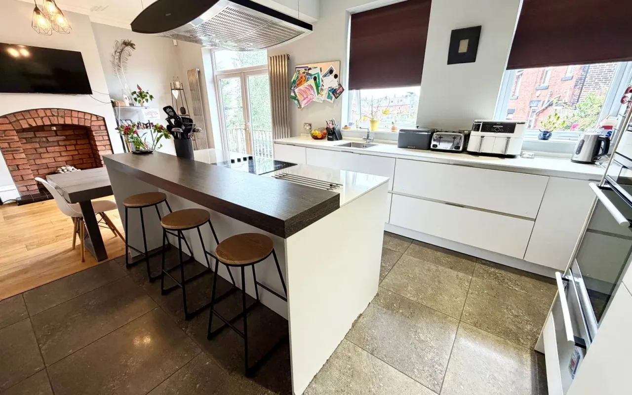 5 bed house for sale — Park Grove, Barnsley