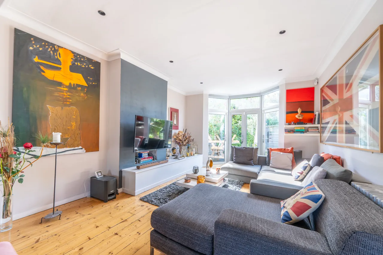 5 bed house for sale, London, NW2