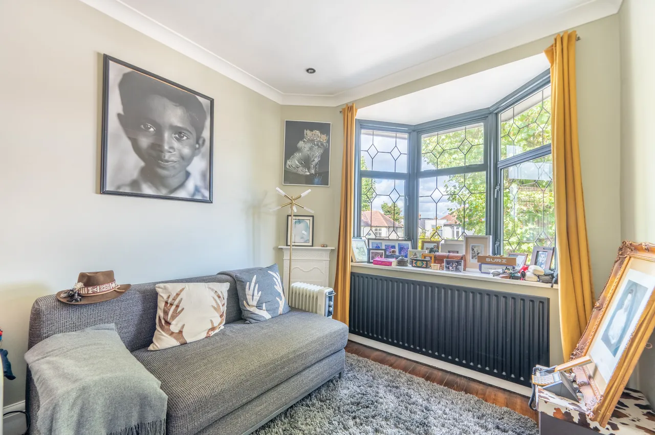 London, NW2, photo 13