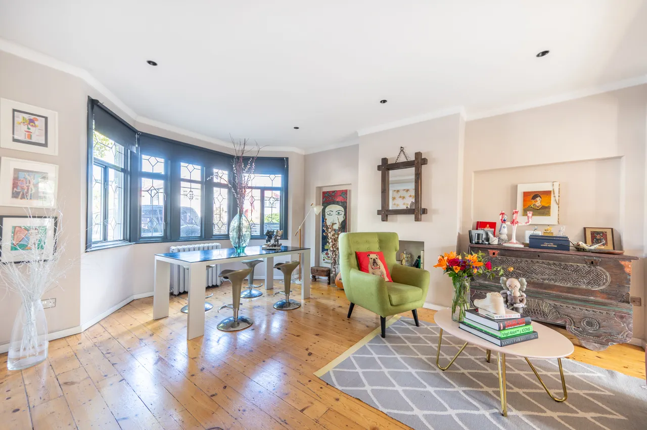 London, NW2, photo 21
