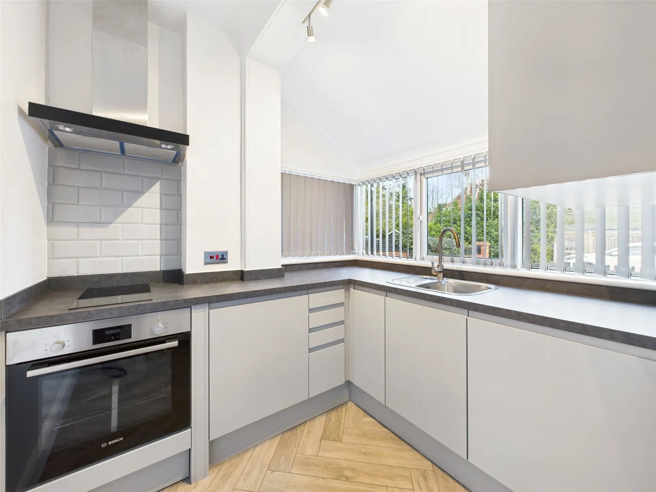 flat to rent, Elmers Drive, Teddington, TW11