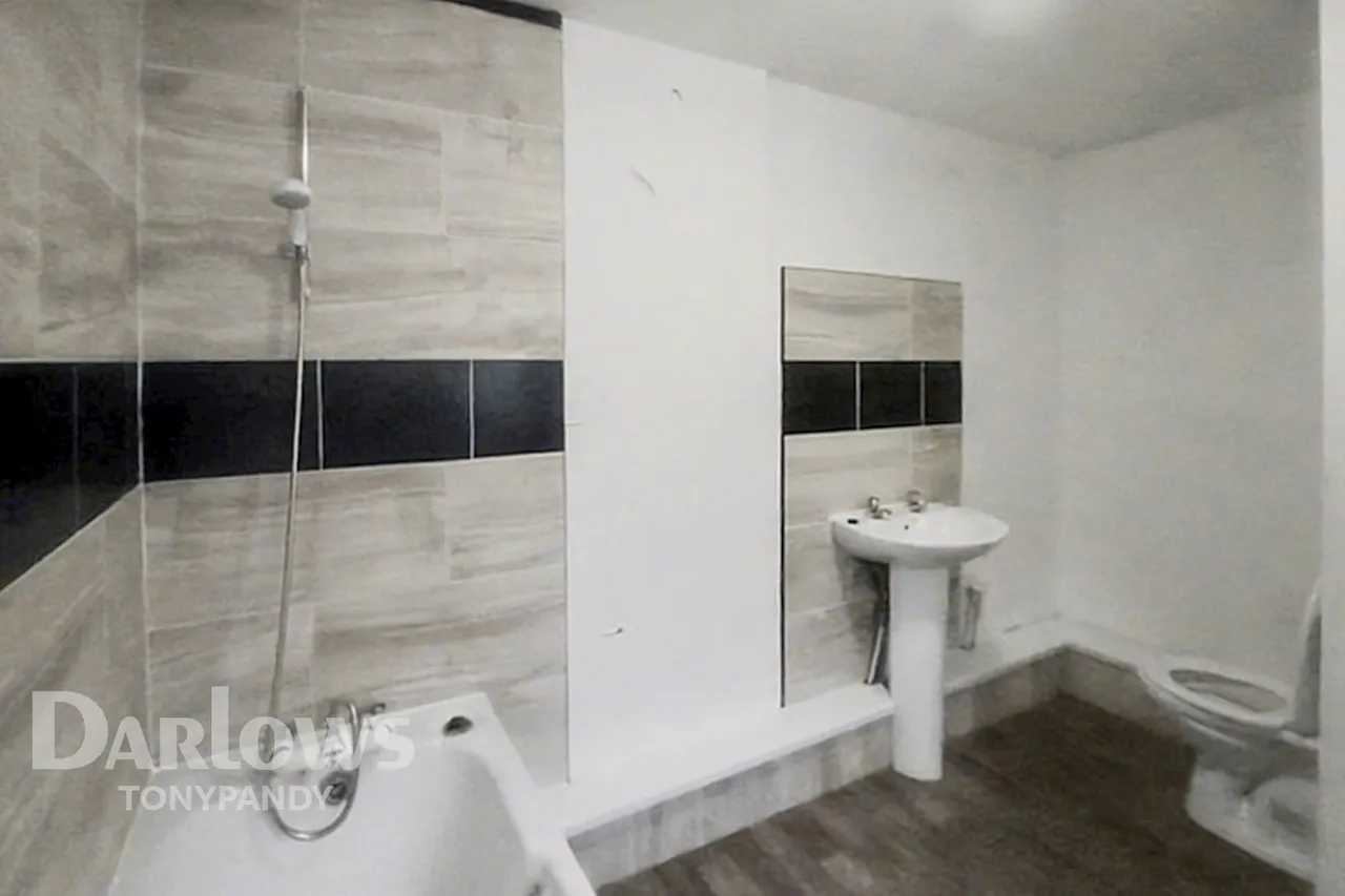 Park View, Tylorstown, CF43, photo 8