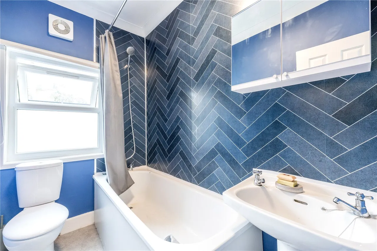 Gould Road, Twickenham, TW2 6RW, photo 10