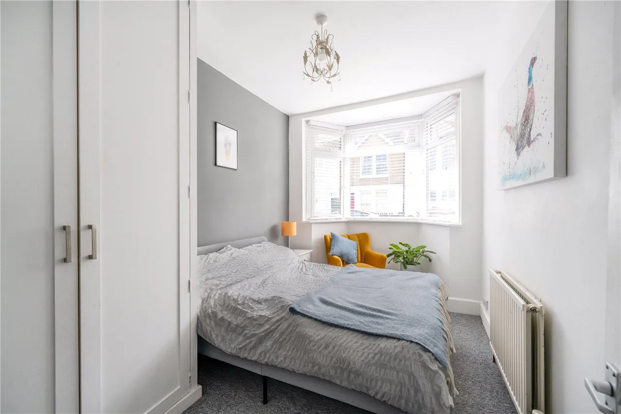 Gould Road, Twickenham, TW2 6RW, photo 11