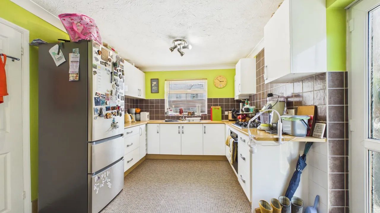 Ambleside Gardens, Gunthorpe, Peterborough, PE4, photo 3