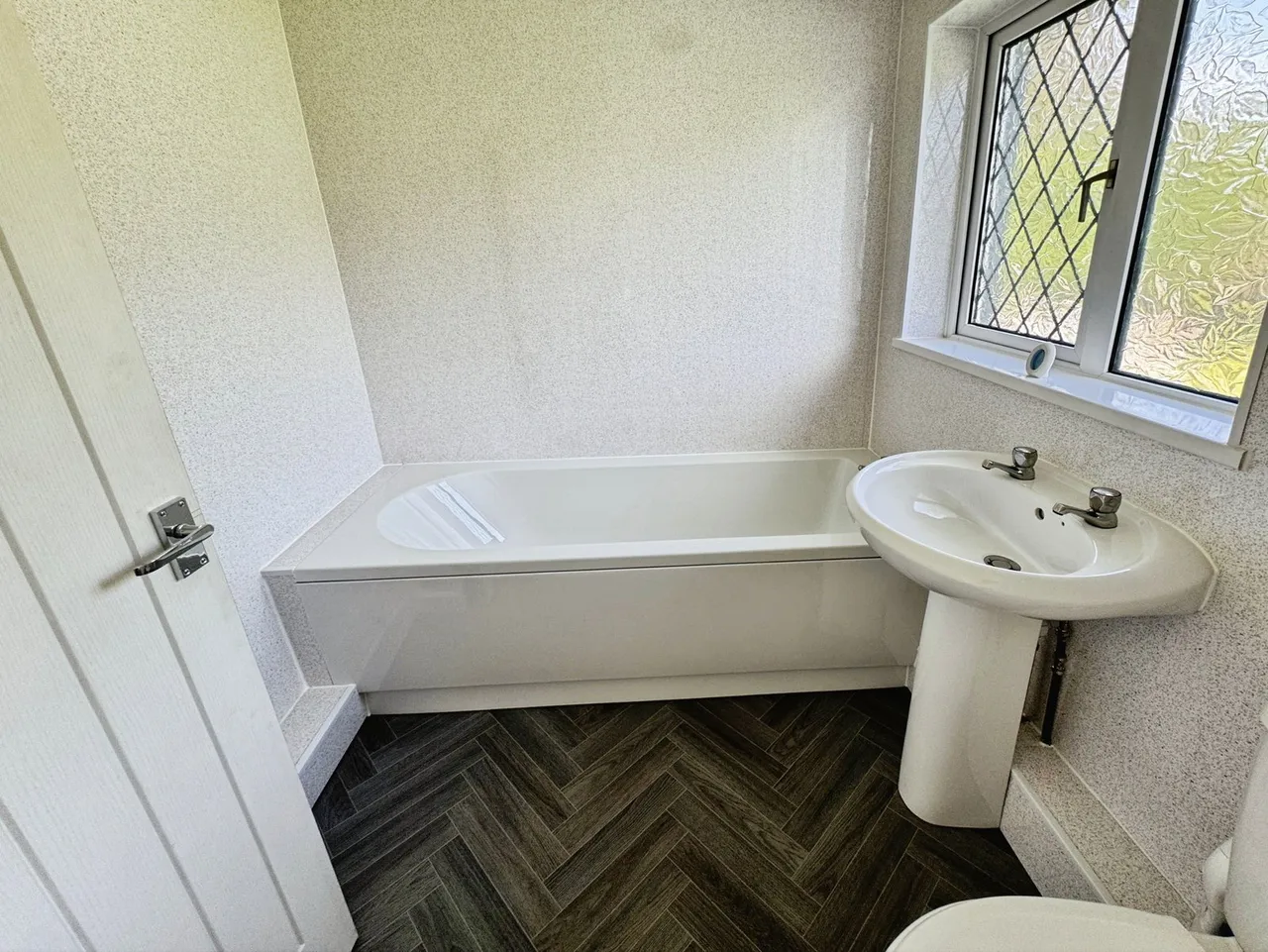 Welfare Avenue, Bryn, SA13, photo 13