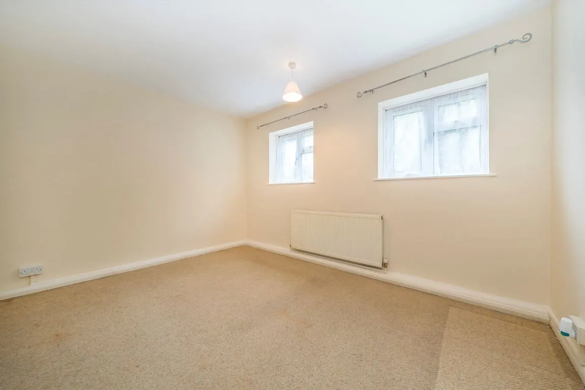 Hampton Road West, TW13, photo 3