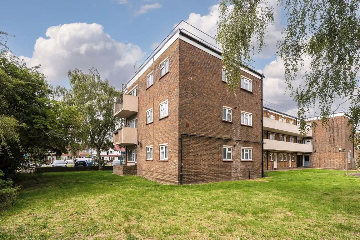 2 bed flat for sale, Hampton Road West, TW13