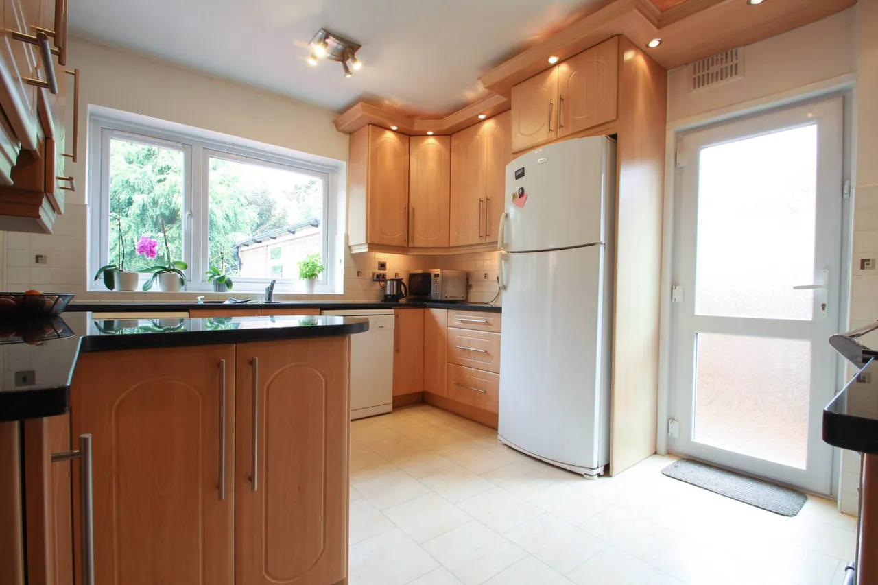 Lingfield Crescent, London, photo 7