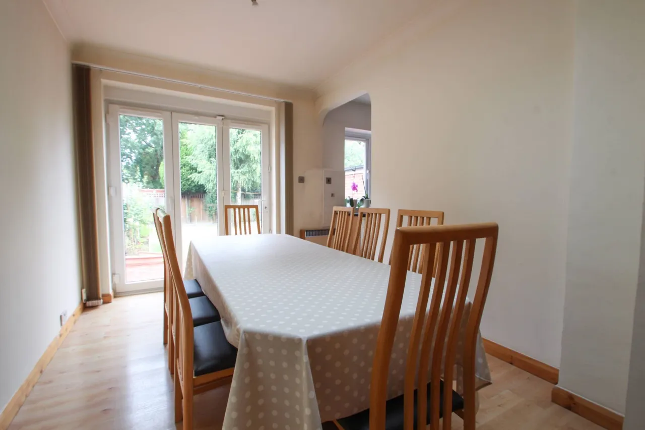 Lingfield Crescent, London, photo 5