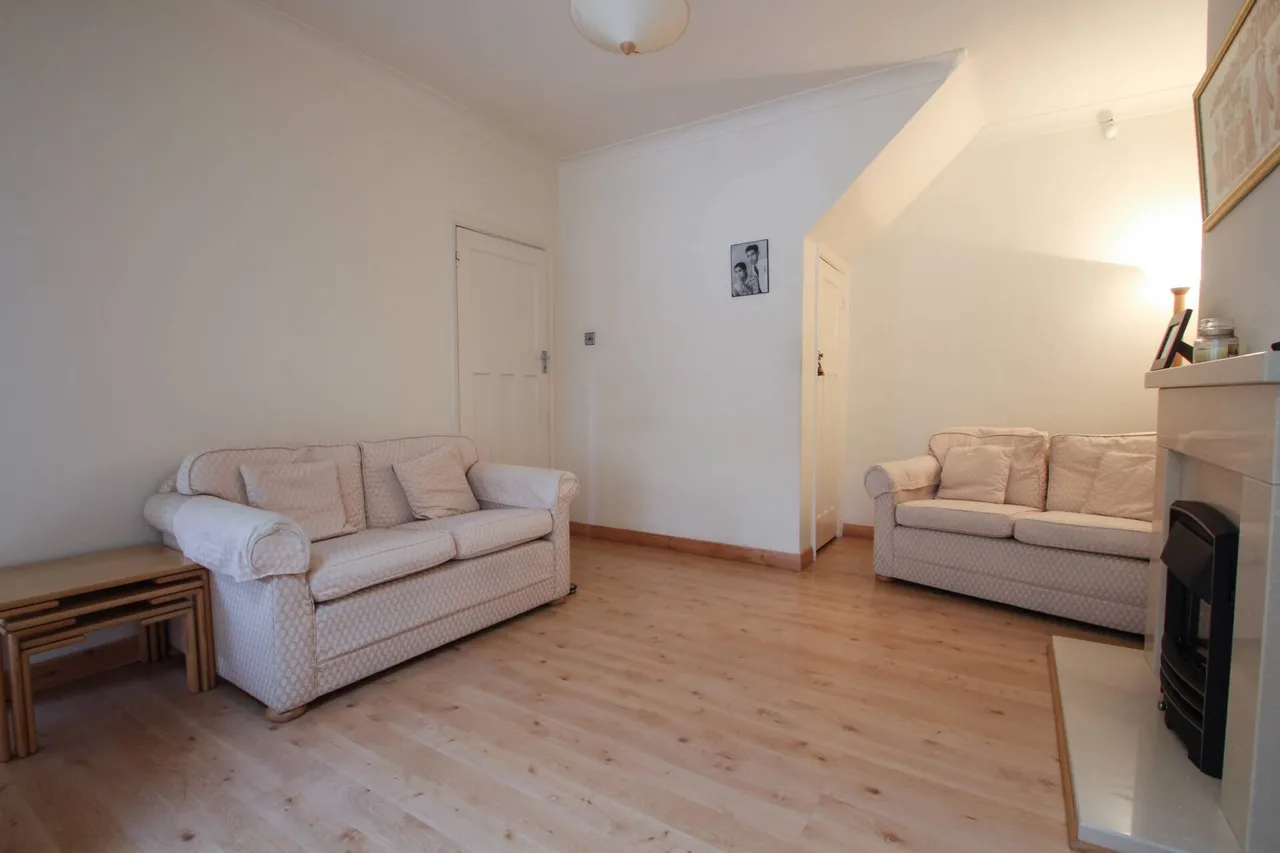 Lingfield Crescent, London, photo 4