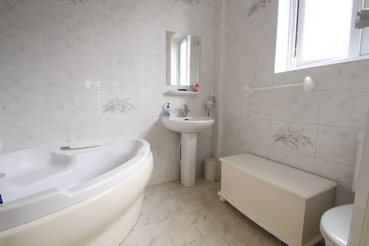 Lingfield Crescent, London, photo 9