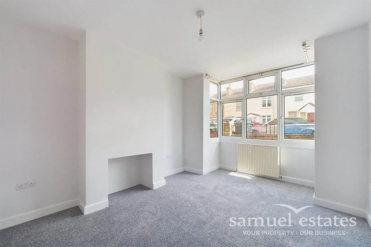 2 bed house for sale — Bensham Lane, Thornton Heath, Surrey, CR7 7ET