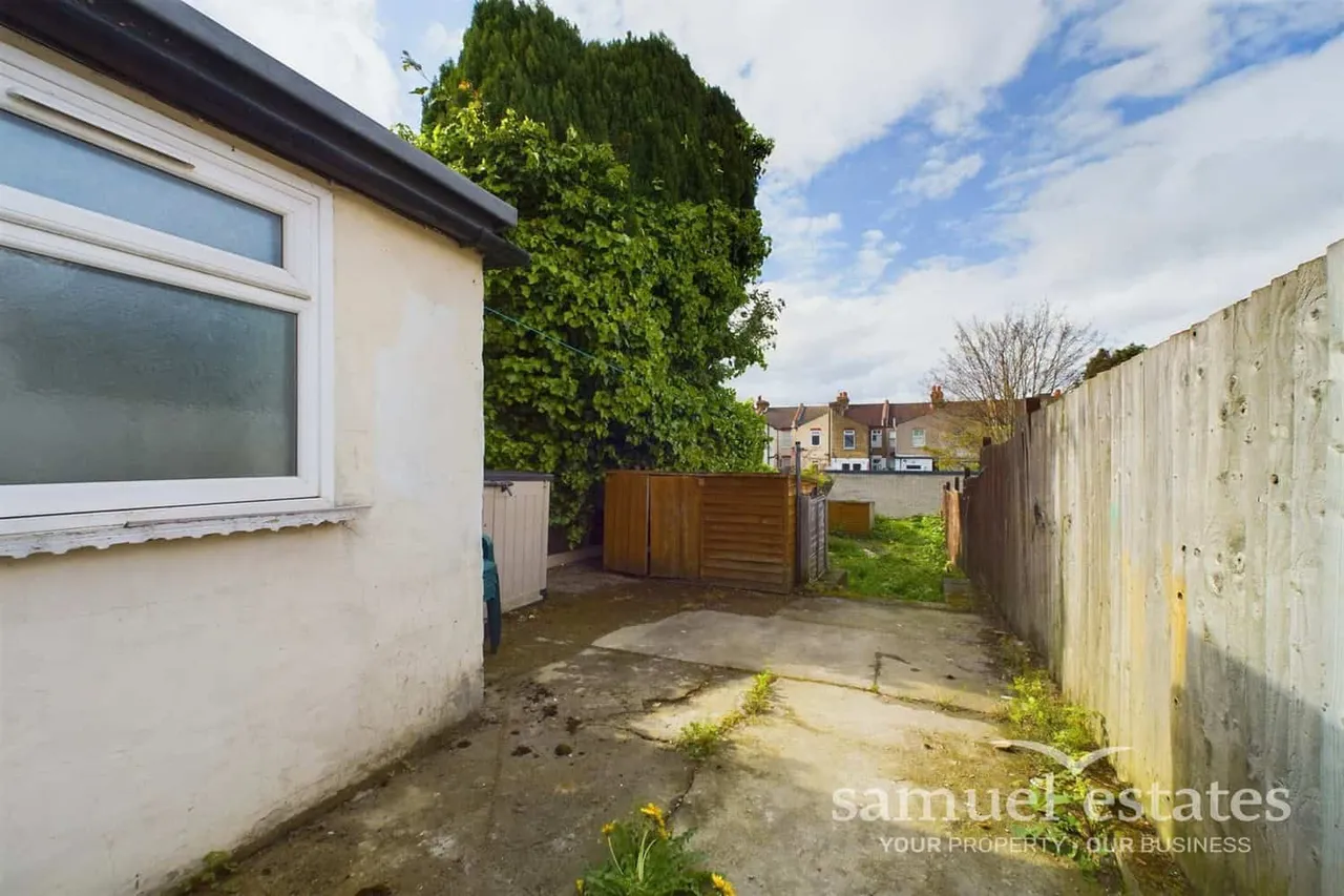Bensham Lane, Thornton Heath, Surrey, CR7 7ET, photo 15