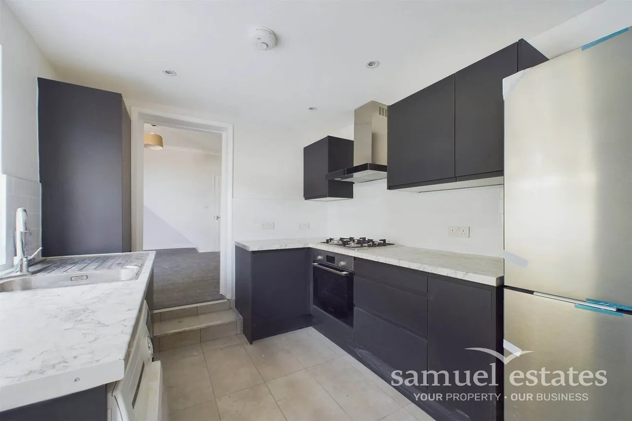 Bensham Lane, Thornton Heath, Surrey, CR7 7ET, photo 6