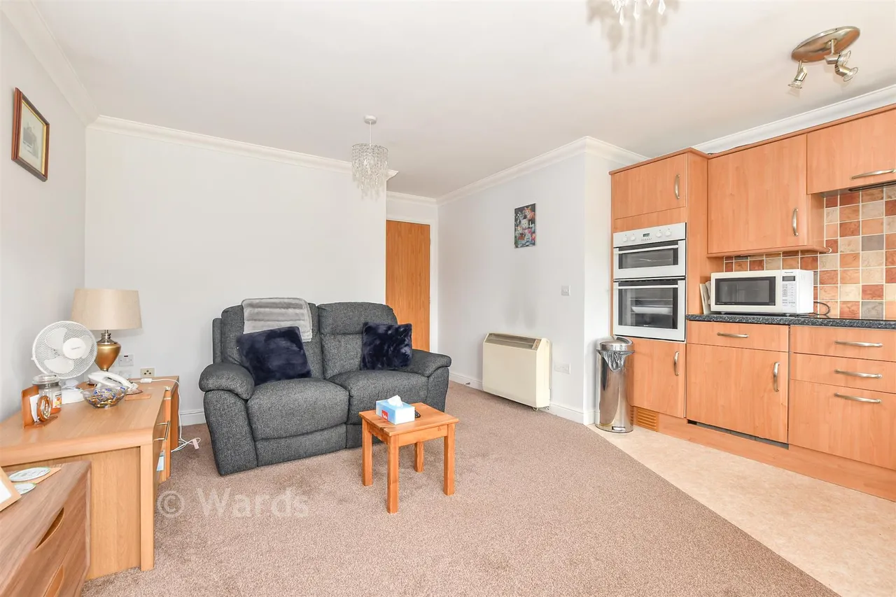 Hoxton Close, Ashford, TN23, photo 3