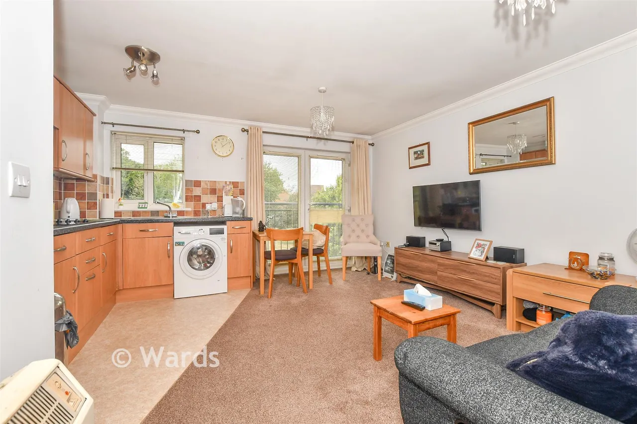 Hoxton Close, Ashford, TN23, photo 2