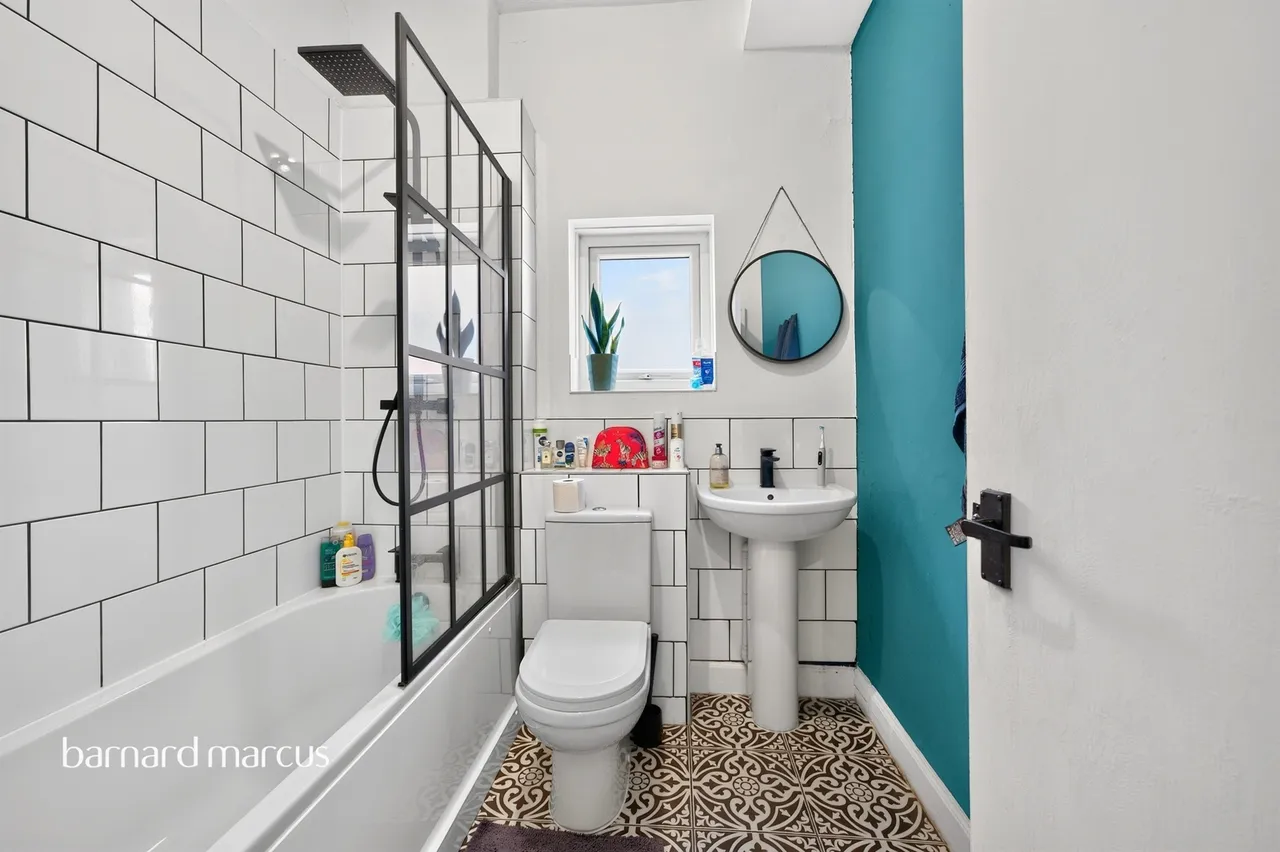 Egmont Road, Sutton, photo 11