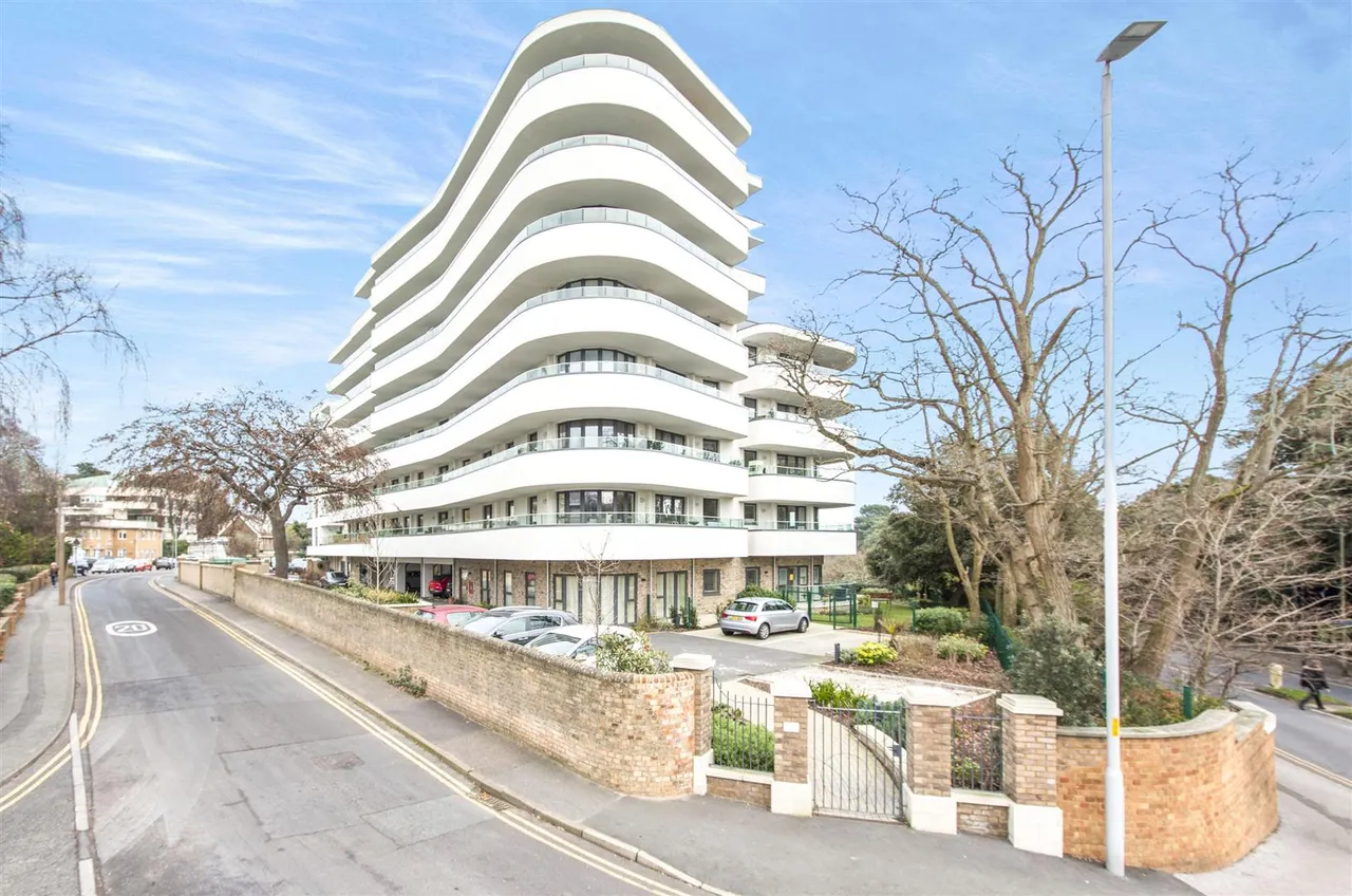 Churchfield Road, Poole, BH15, photo 9