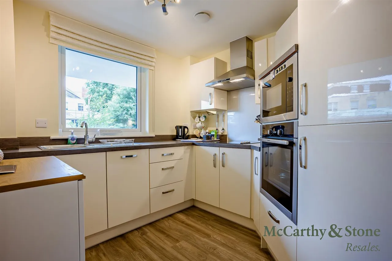 Churchfield Road, Poole, BH15, photo 6