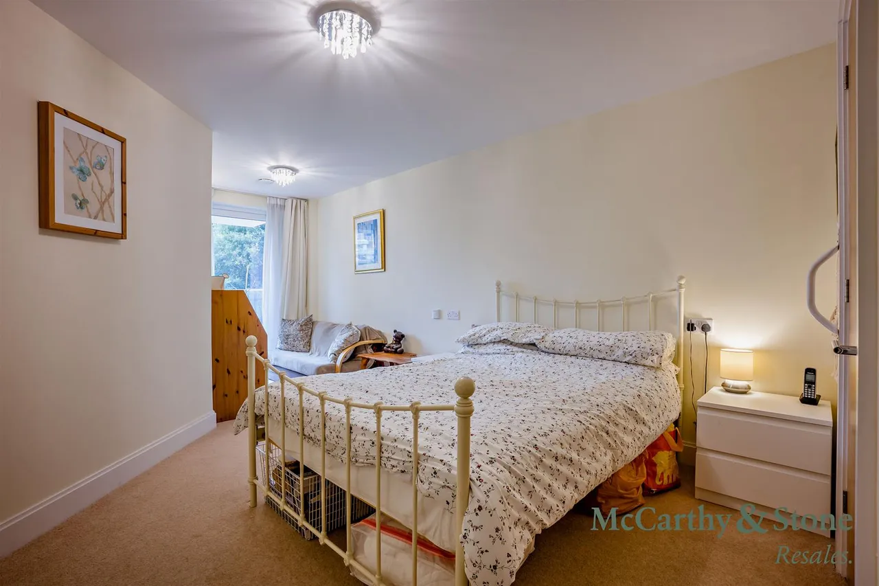 Churchfield Road, Poole, BH15, photo 4