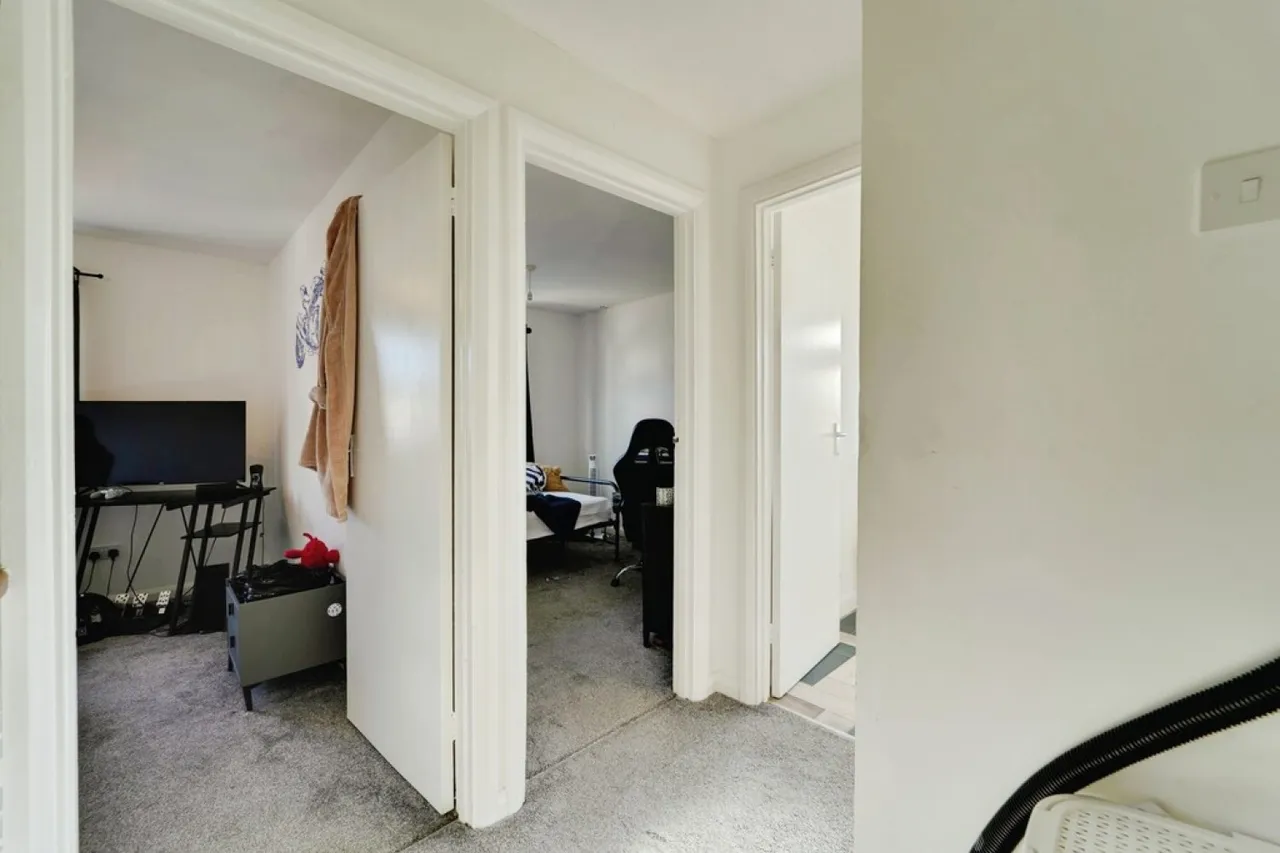 Gainsborough Rise, Bedford, MK41, photo 16