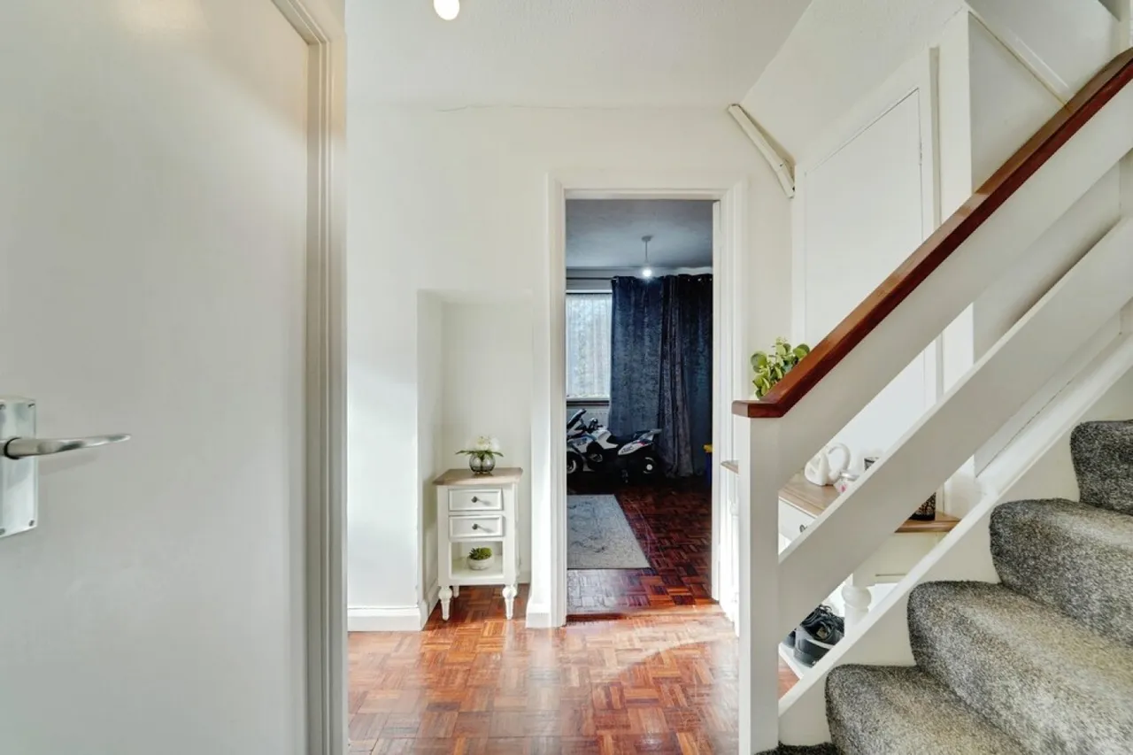 Gainsborough Rise, Bedford, MK41, photo 3
