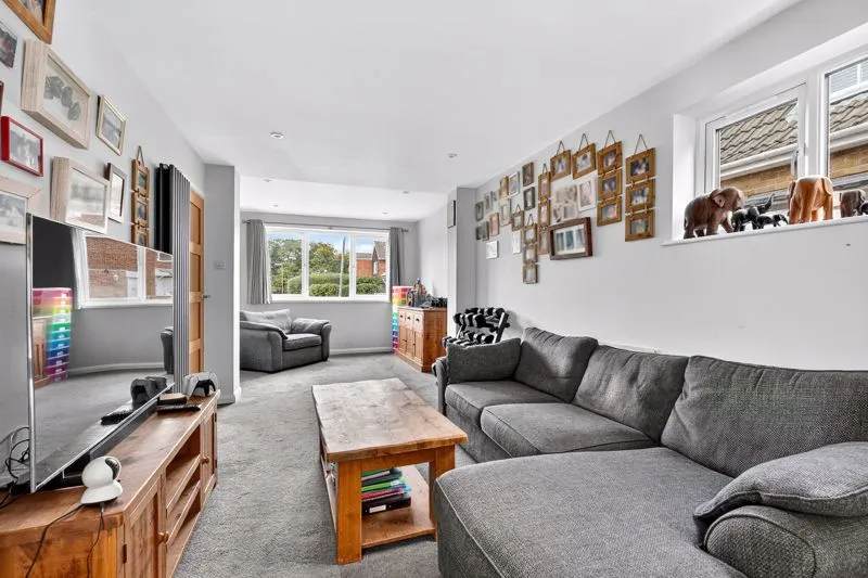 Woodlands Park, Addlestone KT15 1AG, photo 8