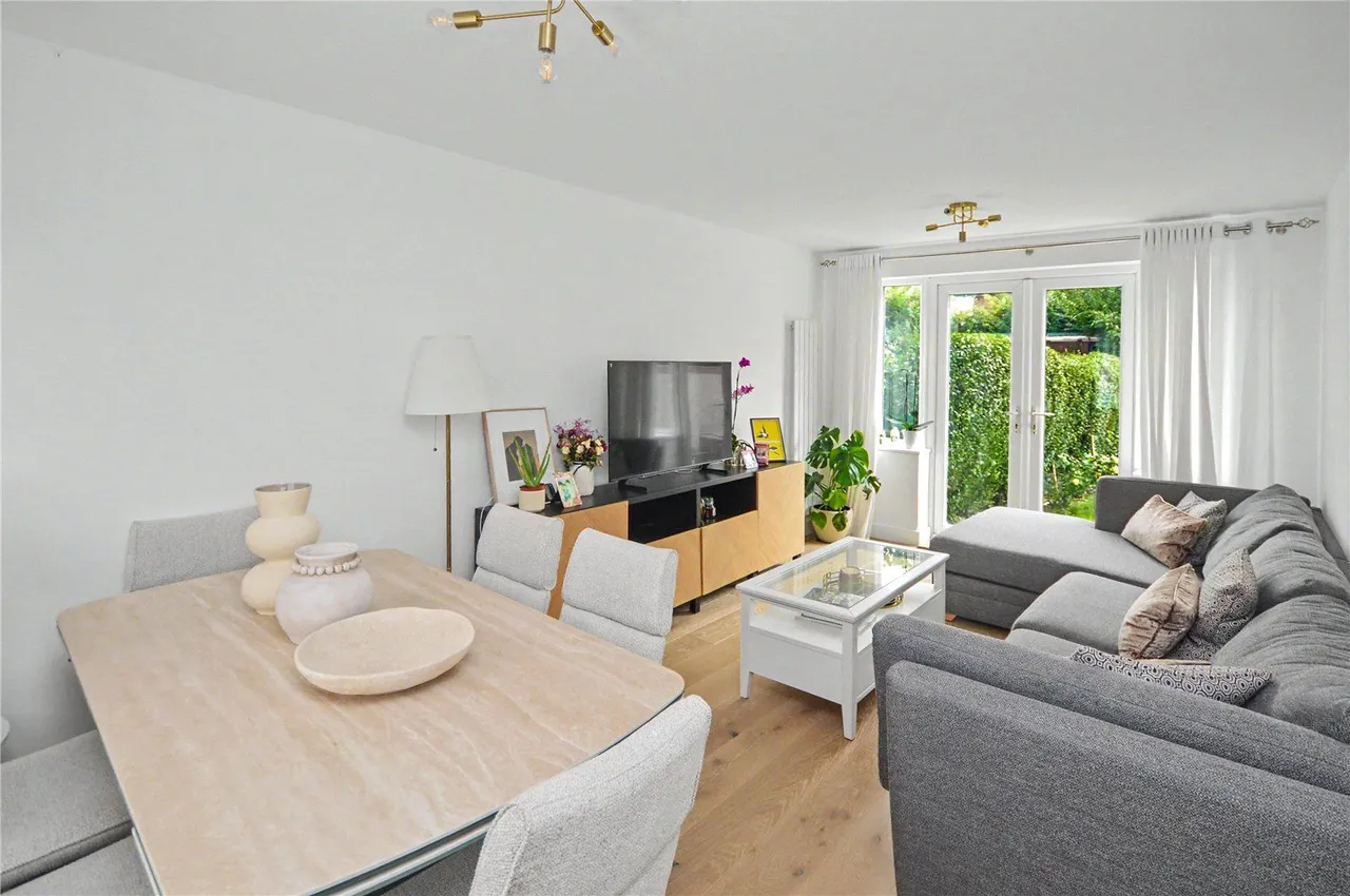 2 bed house for sale, Ring Road, Middleton, LS10